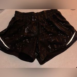 black lululemon shorts size 4 tall